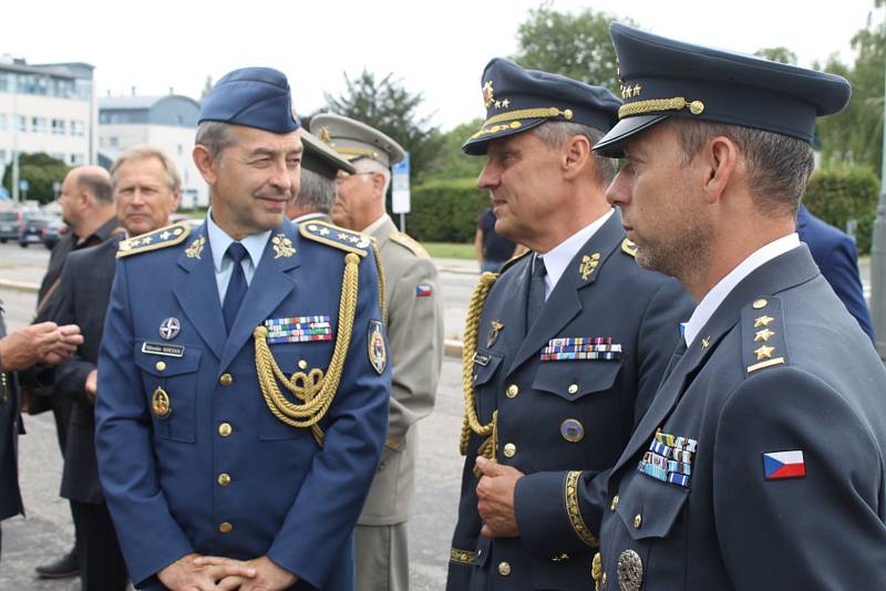 Na ruzyňském letišti si připomněli návrat československých pilotů.