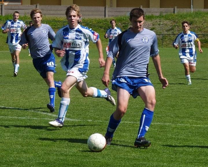 Mladší dorosty Kladna si v pohodě poradily s Táborskem, ale nejstarší devatenáctka zbytečně ztratila remízou s Ústím. 