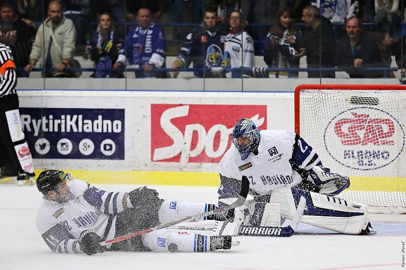 Kladno (v modrém) zdolalo Havířov po boji 3:2.