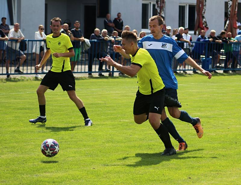 Fotbalová příprava: Kralupy (v modrém) - Doksy 2:3.