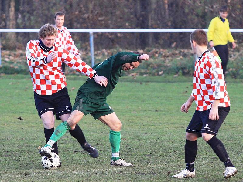 FK Brandýsek - Slovan Kladno 1:4 , utkání OP okr. Kladno, 2011/12, hráno 12. 11. 2011