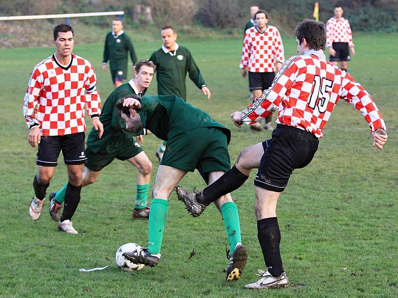 FK Brandýsek - Slovan Kladno 1:4 , utkání OP okr. Kladno, 2011/12, hráno 12. 11. 2011