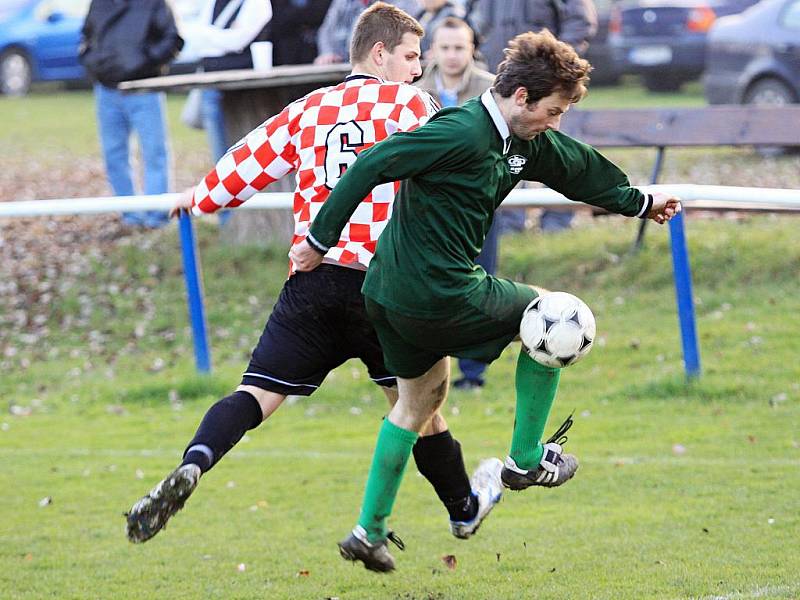 FK Brandýsek - Slovan Kladno 1:4 , utkání OP okr. Kladno, 2011/12, hráno 12. 11. 2011