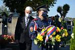 Poklonit se památce prvního československého prezidenta Tomáše Garrigue Masaryka přijeli v pondělí 14. září do Lán přední političtí představitelé, ale také zástupci Sokola a dalších organizací.