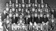 Poldi SONP Kladno 1975/76 - mistr ligy. Miroslav Termer dole vpravo