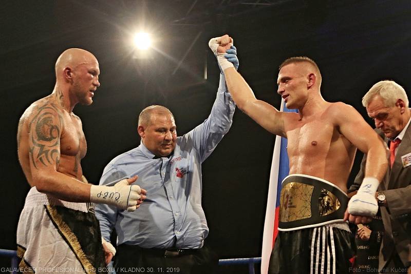 Stanislav Eschner vs Marek Andrýsek //  Galavečer profesionálního boxu BOXING LIVE / Kladno 30. 11. 2019