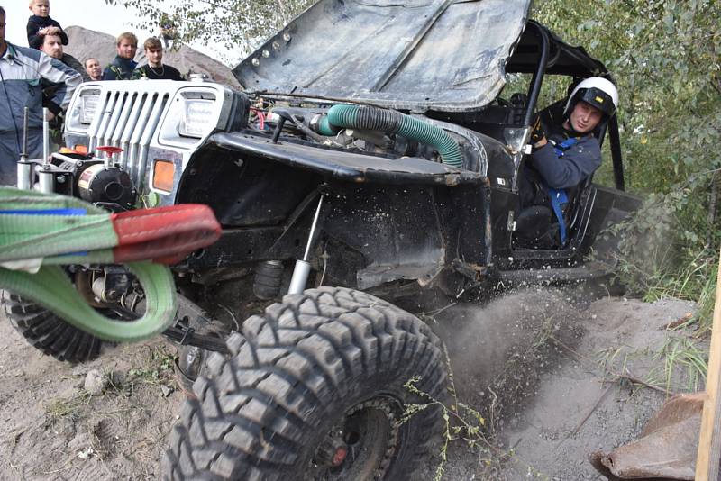 V Kladně se jelo druhé kolo závodu offroadových aut Bohemian Offroad Challenge 2017.