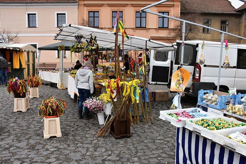 Tradiční velvarské vajíčkobraní.