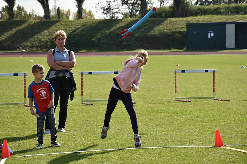 Páteční akce Atletika pro děti na slánském stadionu.