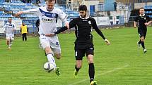 SK Kladno (v bílém) přehrálo doma Horní Měcholupy 3:1. Vítězný gól dal Štěpán Hanzlík. 