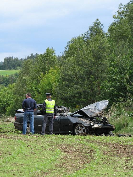 Tragická dopravní nehoda se stala na silnici R6 na úrovni obce Doksy na Kladensku.