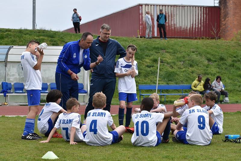 Mladí fotbalisté ze Slaného a Berouna se utkali ve sváteční den.