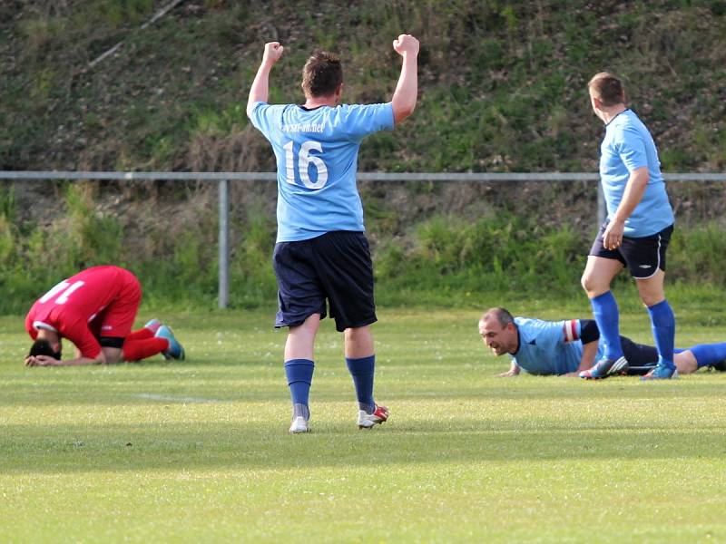 Zlonice potvrdily v Družci čelo tabulky .. ./ SK Družec - SK Zlonice 1:2, OP, okr. Kladno, 19. 4. 2014