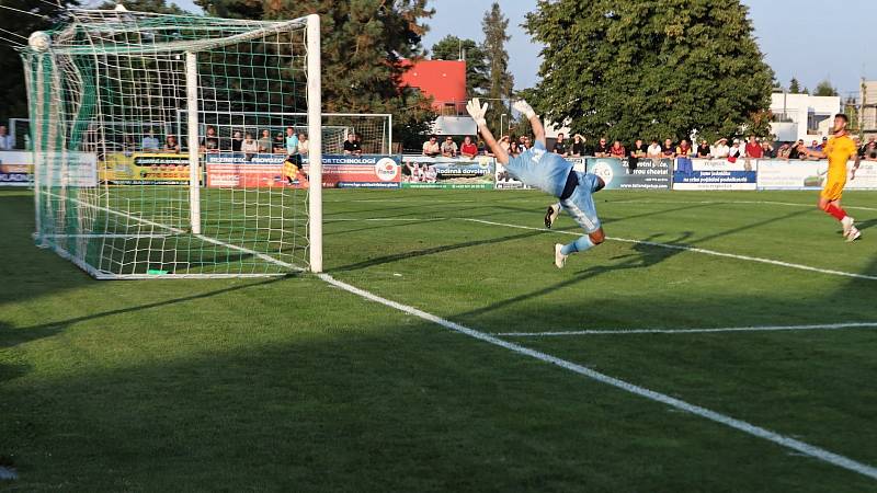 Sokol Hostouň - FK DUKLA Praha 0:3 (0:1), 1. kolo 24. 8. 2022