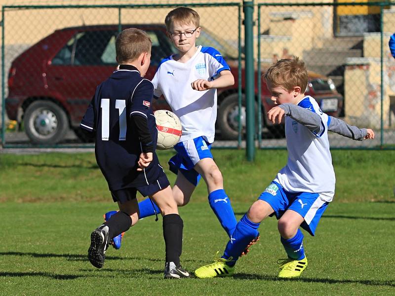 Slavoj Kladno - SK Buštěhrad // Slavoj Kladno - SK Slaný B - SK Buštěhrad ml. přípravky dvojzápasy okr. Kladno 22. 4. 2016