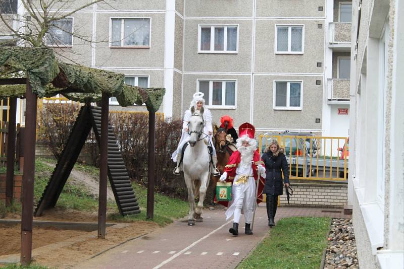 Mikulášská návštěva ve školce Na Dolíkách ve Slaném