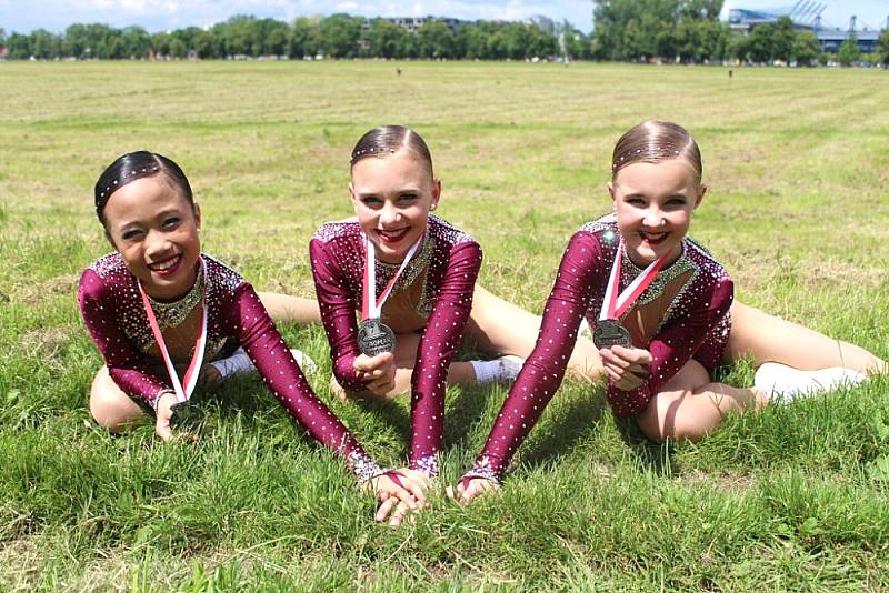 Kladenské aerobičky na ME v polském Krakowě. Bronz pro kadetky Diamond Kladno