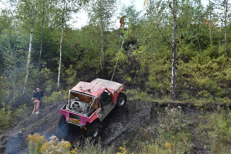 V Kladně se jelo druhé kolo závodu offroadových aut Bohemian Offroad Challenge 2017.