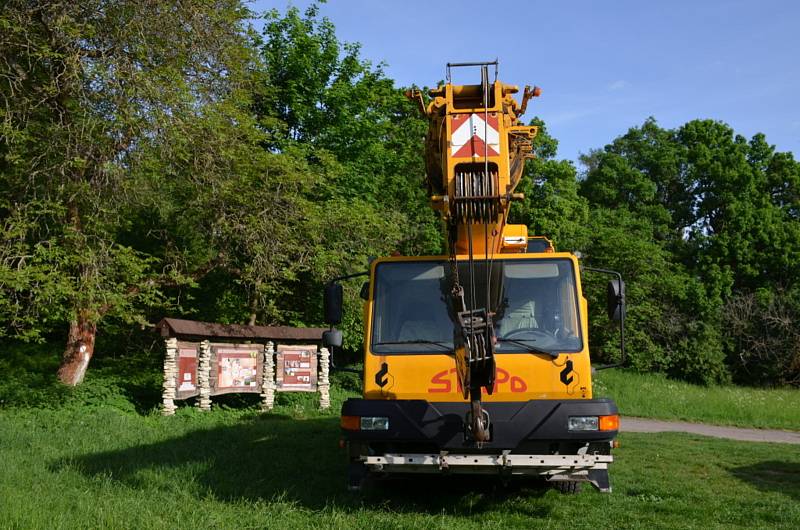 Do libušínské gotické zvonice se po třiceti letech vrátil zvon, poprvé se rozezní na Noc kostelů.