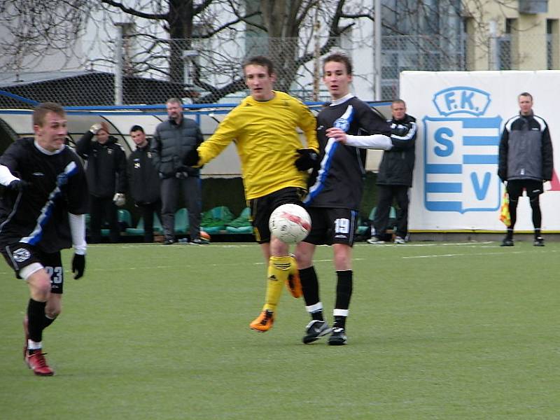 Kladno - Bohemians 1905 1:0. Vpravo hráč, který rozhodl - Martin Sus