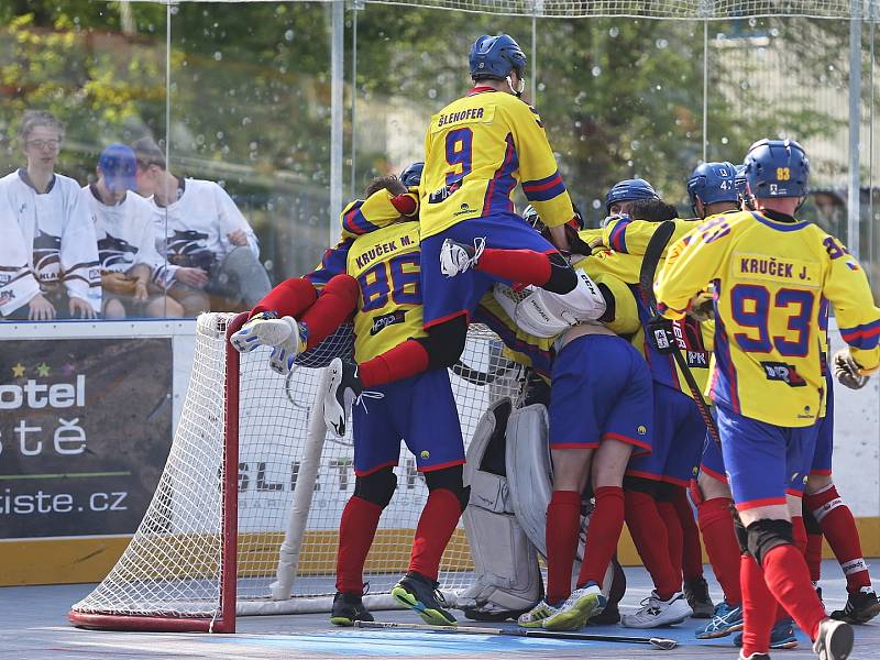 Alpiq Kladno – Kert Praha 0:2  , Kladno 18. 5. 2019, finále Extraligy hokejbalu 2018-9 , Kert vyhrál i třetí zápas a slaví titul.