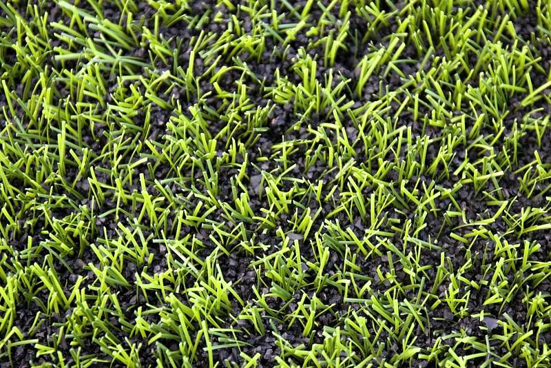 Hřiště s umělou travou na SK Kladno dostalo nový povrch, po dlouhých 17 letech.