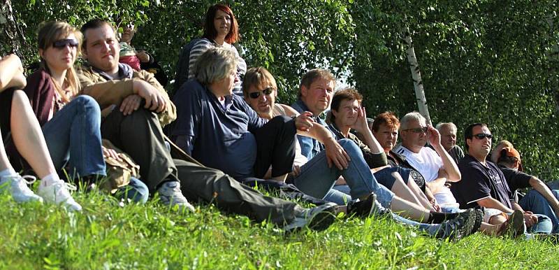 III.B.: Jedomělice po 23 letech do přeboru! Fanklub Zlonic, klobouk dolů!