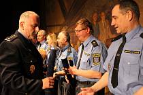 Pamětní listy a medaile převzalo u příležitosti 25. výročí založení Městské policie Kladno celkem třicet strážníků. Jednalo se o ty, kteří jsou ve službě déle než patnáct let, sedm z nich dokonce odsloužilo celých pětadvacet let.