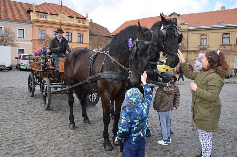 Vajíčkobraní aneb největší světové tvrdovaječnické slavnosti ve Velvarech.