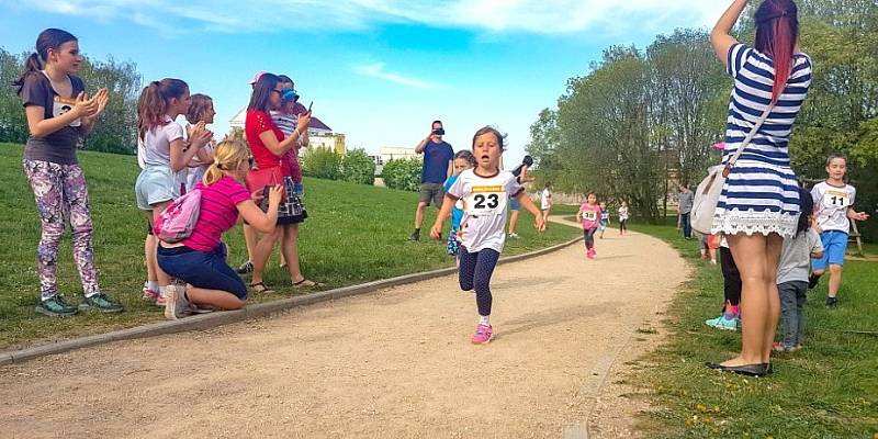 Do projektu Českého atletického svazu „Pohybová gramotnost - Atletika pro děti a Atletika pro celou rodinu“ se úspěšně zapojil se svojí přípravkou a atletickou školkou sportovní klub LS Kladno.