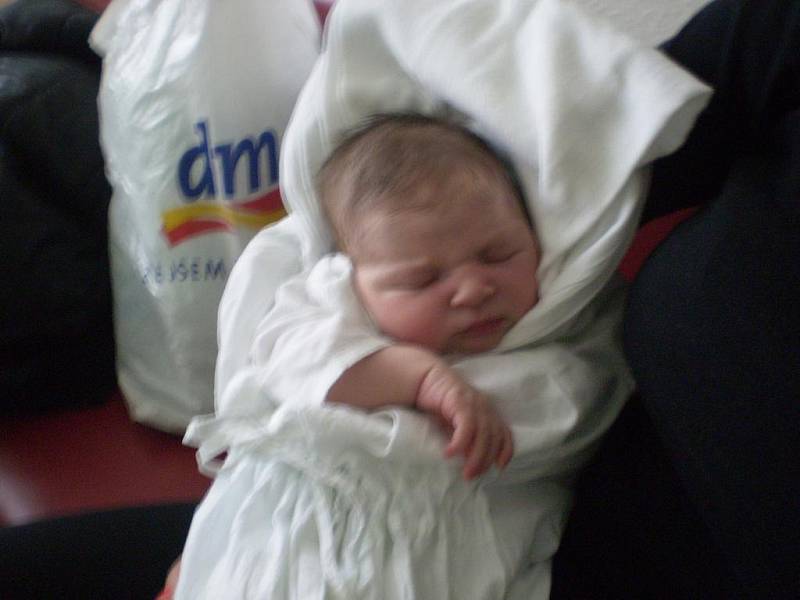 Markéta Žlábková, Tuchlovice, 25.10.2011, váha 4,11 kg, míra 52 cm, rodiče jsou Lucie a Pavel Žlábkovi (porodnice Kladno)