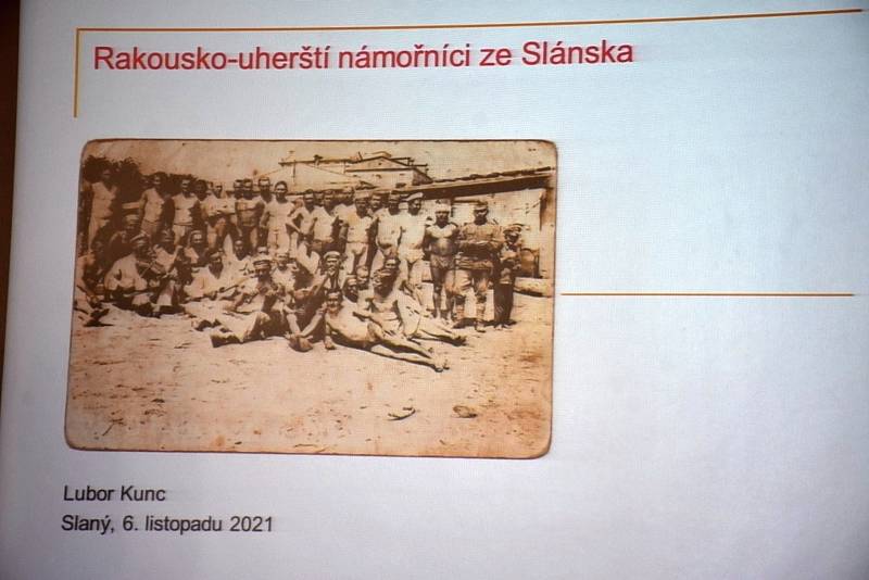 Z historické konference „Malý region, velké dějiny - Slaný a Slánsko ve XX. století" v aule Gymnázia Václava Beneše Třebízského ve Slaném.