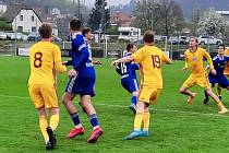 ČFL: Dukla Praha B (ve žlutém) - Velvary 0:1.