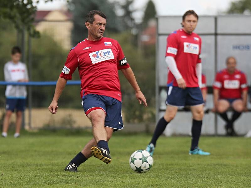 SK Braškov - Internacionálové ČR 3:2. Oslavy 90 let fotbalu na Braškově 