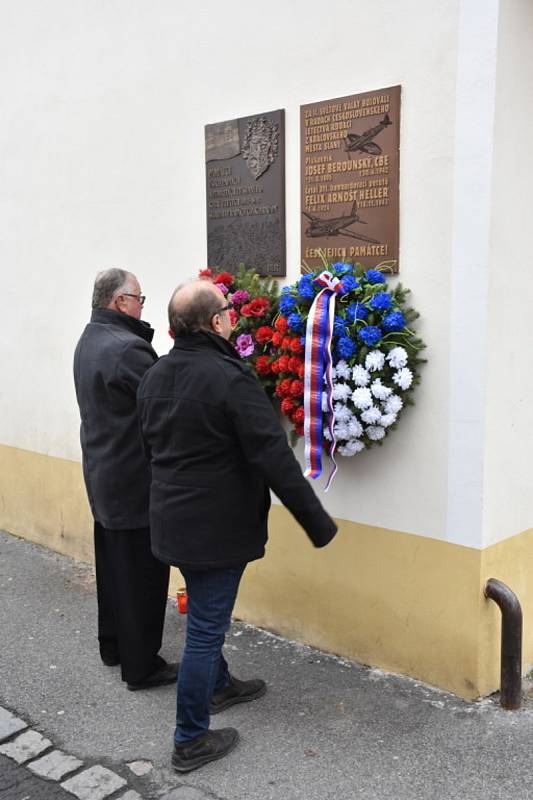 Vzpomínku na válečné veterány uctili také ve Slaném.