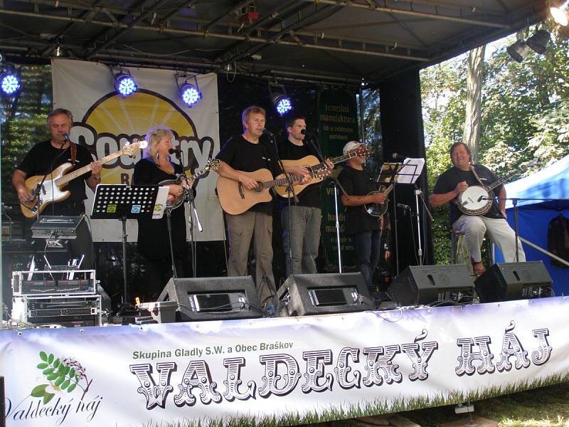 Charitativní country festival Valdecký háj se uskutečnil v sobotu v Braškově. 