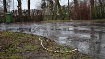 Asi nejhůře dopadla v Kladně Restaurace Na Růžku v Doberské ulici. Vzduchem lítaly cihly i tvárnice. Ulice bude v pondělí ještě nějakou dobu uzavřená.