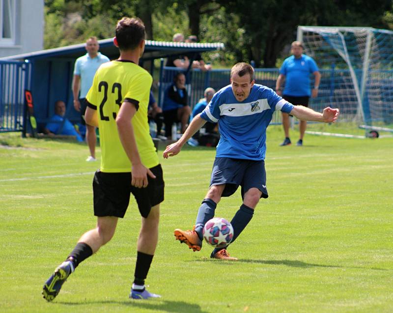 Fotbalová příprava: Kralupy (v modrém) - Doksy 2:3.