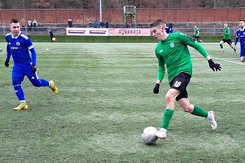 Fotbalová příprava těsně před startem ČFL: Příbram B (v zeleném) - Velvary 2:2.