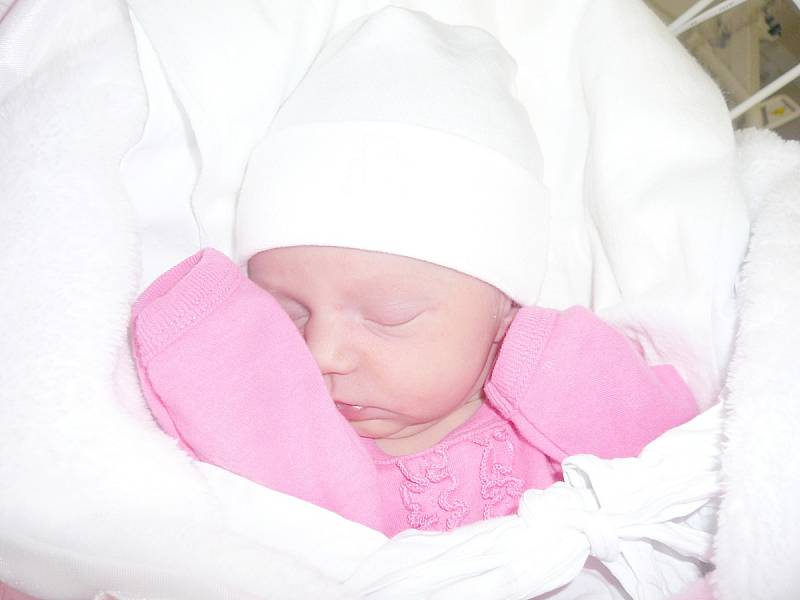 Věra Dědková, Kladno. Narodila se 17. listopadu 2013. Váha 2,54 kg, míra 46 cm. Rodiče jsou Michaela a Libor Dědkovi (porodnice Kladno).