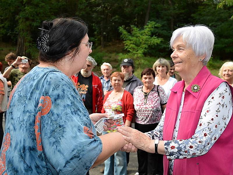 Druhý ročník soutěže střelby z pistole ve Zvoleněvsi na počest válečného veterána Ludvíka Darovce.