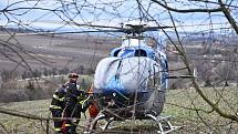 Další nešťastník skočil ze Slánské hory, na místo byl vyslán vrtulník.