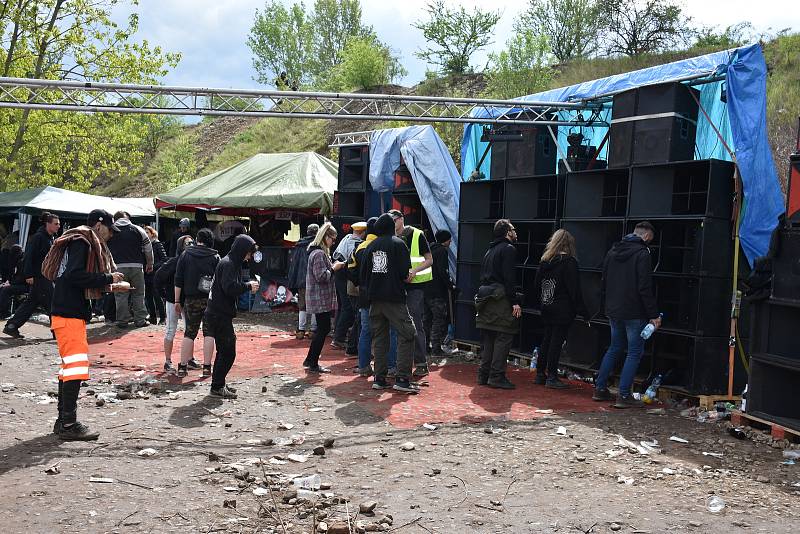 U obce Uhy se konala třídenní technopárty Czarotek 2019.