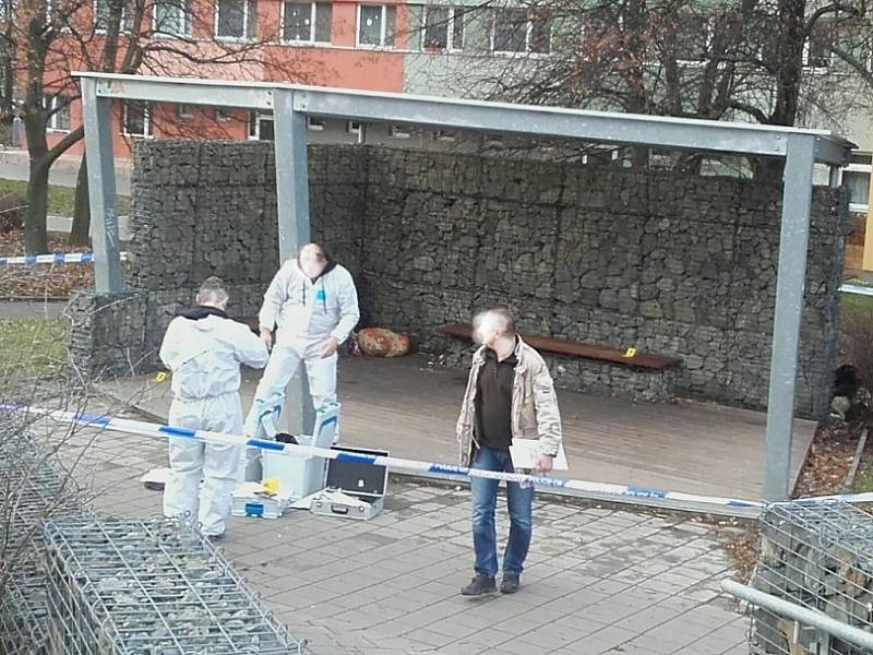 Vyšetřování případu brutálního napadení muže v Kladně v ulici ČSA