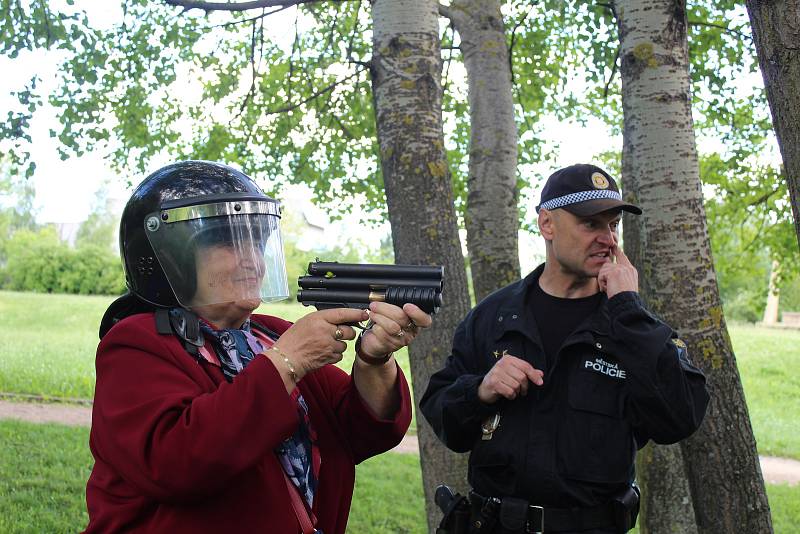 V Sítenském údolí se uskutečnil Seniorský desetiboj pořádaný Městskou policií Kladno.