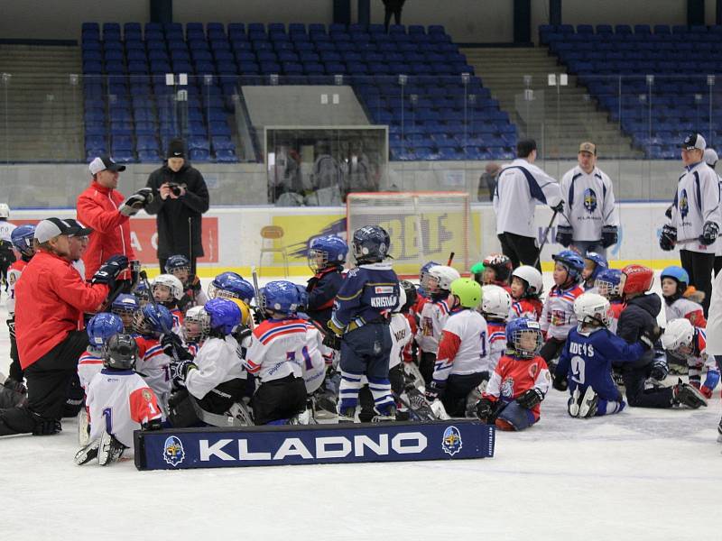 Pojď hrát hokej v Kladně, akce Rytířů pro nejmenší adepty hokeje se zúčastnily i kladenské hvězdy minulosti i současnosti Ondřej Pavelec, Jan Neliba, Radek Gardoň nebo Petr Vampola.