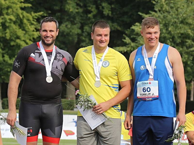 MČR v Atletice / Kladno - Sletiště 28. - 29. 7. 2018, Tomáš Voňavka (uprostřed), vítěz disku