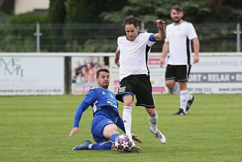 TJ SK Hřebeč - TK Slovan Lysá nad Labem 4:1 (3:0), KP 4. 6. 2022