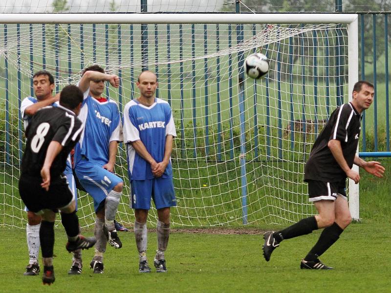 Kartex Braškov - Chmel Mutějovice 0:1, utkání I.B. tř. sk A 2011/12, hráno 6. 5. 2012