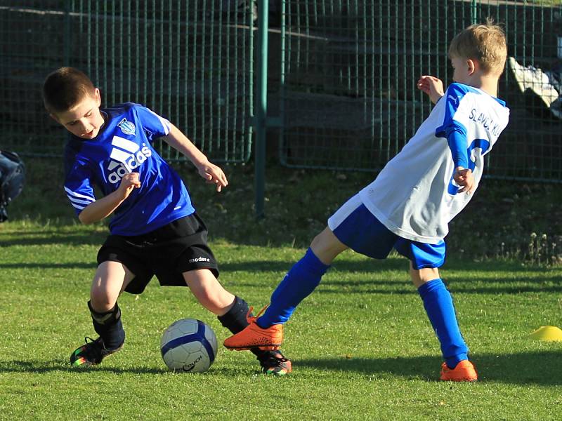 Slavoj Kladno - SK Buštěhrad // Slavoj Kladno - SK Slaný B - SK Buštěhrad ml. přípravky dvojzápasy okr. Kladno, 21. 4. 2016